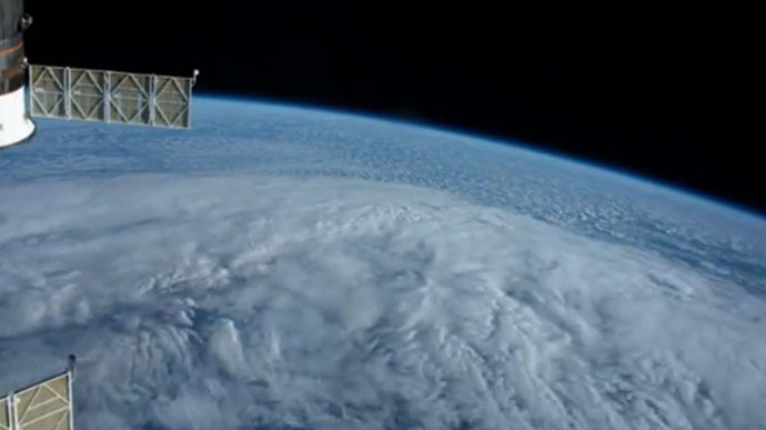 一段40秒视频爆火 宇航员拍神秘唯美的地球图片