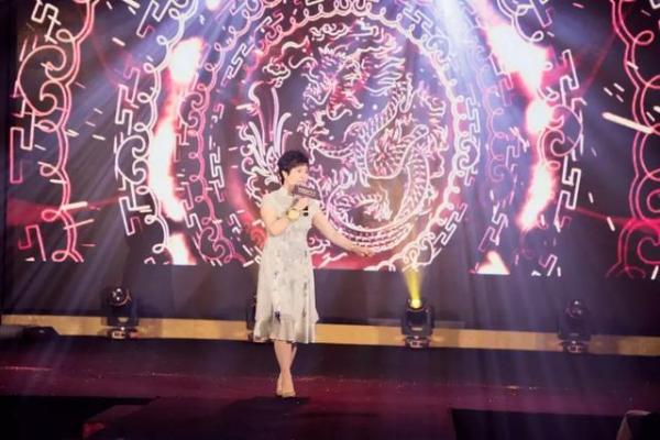 米雅歌手个人资料-百年宫燕 2018优嘉时代女性大赛全球新闻发布会圆满成功