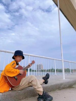 歌手张雷个人资料-南阳小歌手雷冉父亲节推出原创新歌《老爸》——“爱唱歌的孩子长大了”