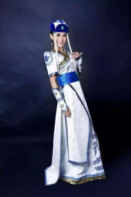 歌手格格资料-《让世界爱上中国节》栏目明星推荐中国实力派内蒙古籍歌手格格