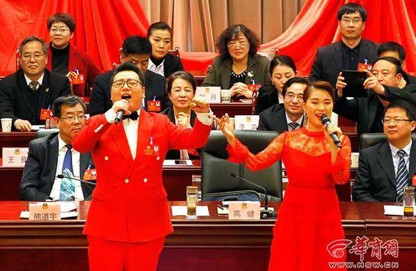 歌手李思宇个人资料-政协委员在会场上唱歌，官方这么回应