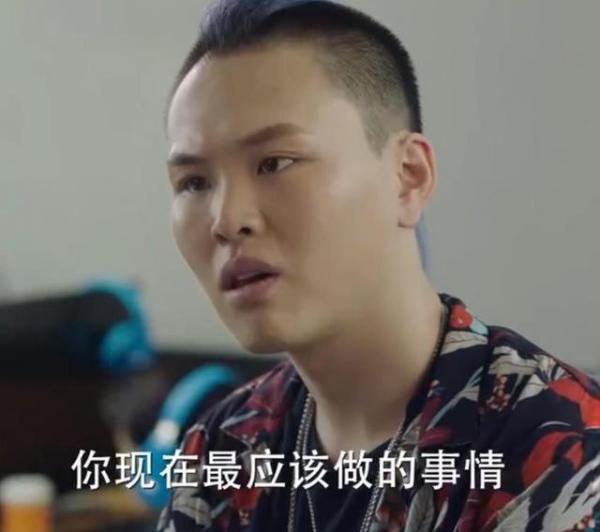 歌手杨烨个人资料-一首《High歌》成名，8年老本吃成老赖，今给金志文打工还债