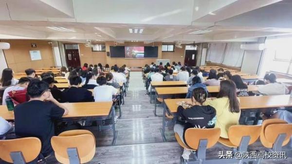 歌手任芳个人资料-西京学院隆重举行2021级新生开学典礼