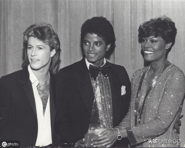迈克杰克逊的歌有哪些歌曲，迈克尔杰克逊最出名的歌曲名