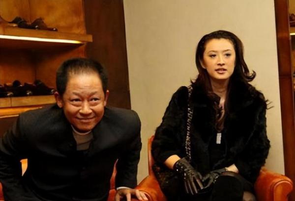 影视演员王志文的妻子是谁，王志文的妻子陈坚红个人简历多大了