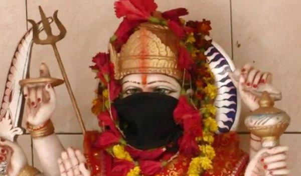 印度给神像戴口罩的是谁 信徒们也开始模仿圣像了