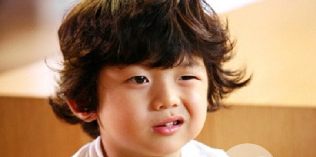 韩国男童星王锡玄长大了没 长残了是为什么